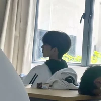 Ngô Bách Tùng (bạn thân cũ na9)