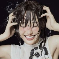 Phương Nga_panie_