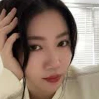 orange(chị Hai của hùng)