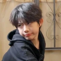 ？？？Trần Dịch Hằng
