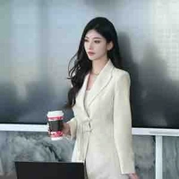 Thu Nguyệt