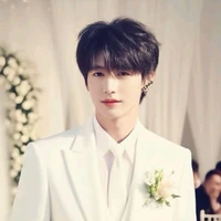 Chu Chí Hâm ( hắn )