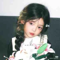 Hồ Uyển Y__lúc nhỏ(8t)