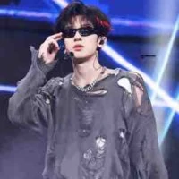 Trương Tuấn Hào ( hắn )