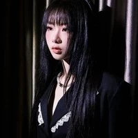 Nguyễn Lê Ngọc Ánh Sáng - Aza