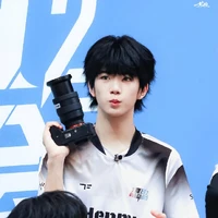 Trương Hàm Thụy 