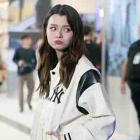 Becky sinh viên