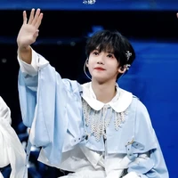 trương dịch nhiên ( heo sữa )