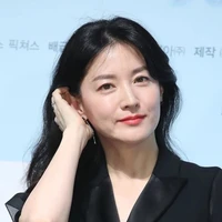 Phí Uyển Nhi/mẹ mk