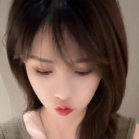 Bách Hân Dư/bách lúc nhỏ