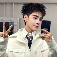Quang Hùng 📱