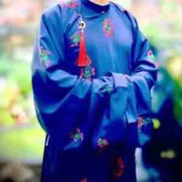 Ông hội đồng (cha rhyded)