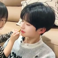 Lục Dạ Thần_lúc nhỏ