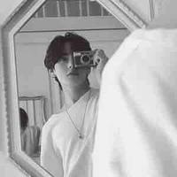 teahyung (bạn thân hắn )