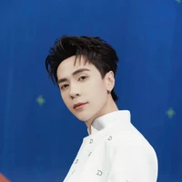 hùng tẻn