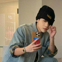 Lê Quang Hùng ( phone)