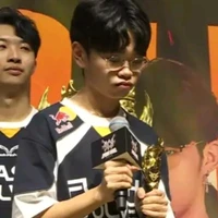 Lâm Vĩ Triết /Weiz