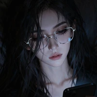 Lê Tuyết Nhi(em gái út Phone)