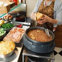 Cô bán bánh mì pate