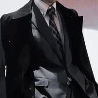 Hoàng Thiên Hùng (ba nu9)