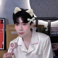 Q.hùng(bé)