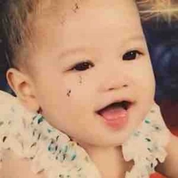 Ngọc Anh lúc 5 tủi