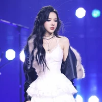 Hoàng Lan / Lyly