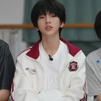 Vĩ Thần_anh