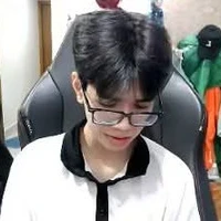 𝙀𝙯𝙙𝙞°•°