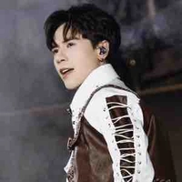 Lê Quang Hùng (phone)