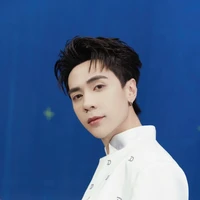 quang hùng