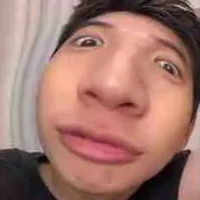 cả đám bn báo đời>:33