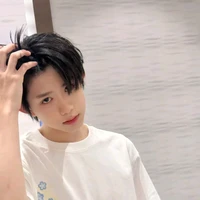 Trần Dịch Hằng ( anh ta )