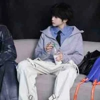 Trần Dịch Hằng ( anh ta )