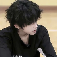 Vương Lỗ Kiệt-Y