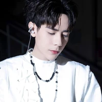 𝙇𝙚̂ 𝙌𝙪𝙖𝙣𝙜 𝙃𝙪̀𝙣𝙜