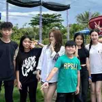 3 bạn nữ