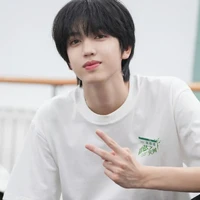 TRƯƠNG QUẾ NGUYÊN - anh