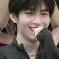 # 𝐇𝐮̀𝐲𝐧𝐡 𝐇𝐨̀𝐚𝐧𝐠 𝐇𝐮̀𝐧𝐠