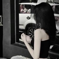 Tường Vy_ vệ sĩ riêng của Hùng