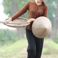 kẻ hầu người hạ trong nhà (nữ)