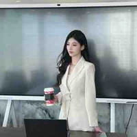 Lục Tuyết Lan 