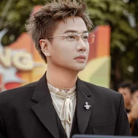 Hoàng Kim Long.