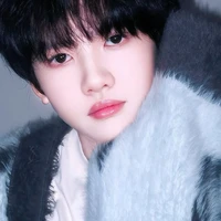 Trương Dịch Nhiên.( y )