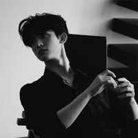 Sanpi_cánh tay trái của chị