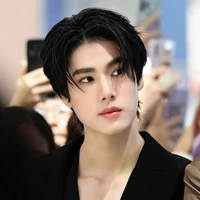 Phuwin_Tang
