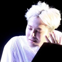 Kwon Jiyong.
