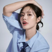Lookmhe (chị 3 cô)
