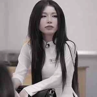 Trần Thảo Linh(cô)