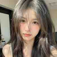 nu9 :Thẩm Thuỳ Linh